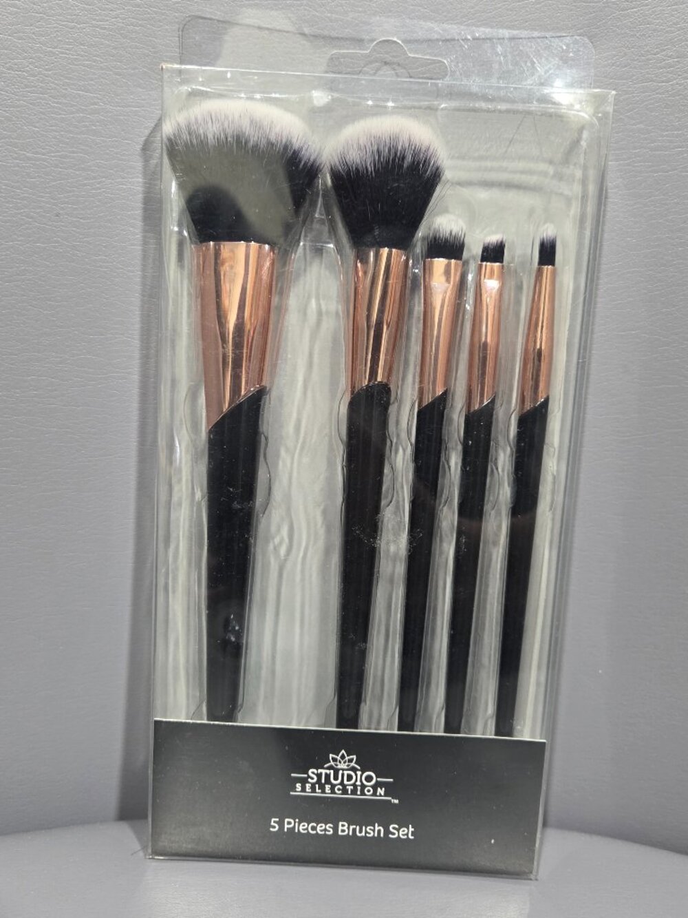 Studio Selection Set of 5 Makeup Brushes Foundation Face Eyeshadow Angled Liner